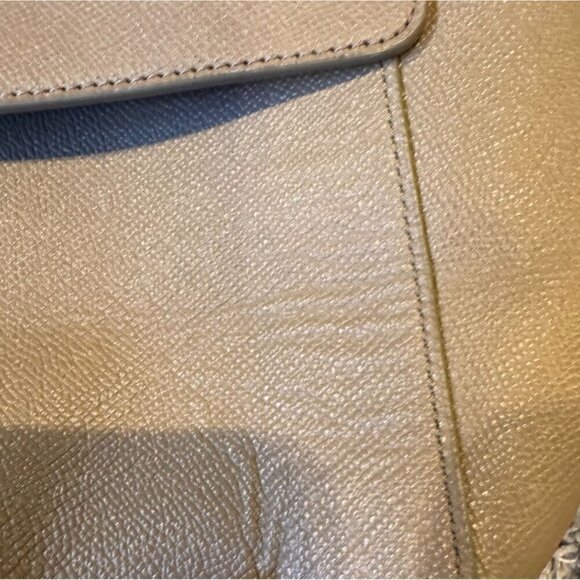 Rebecca Minkoff Beige Leather Crossbody Bag With Adjustable Strap & Front Zipper - Picture 12 of 15